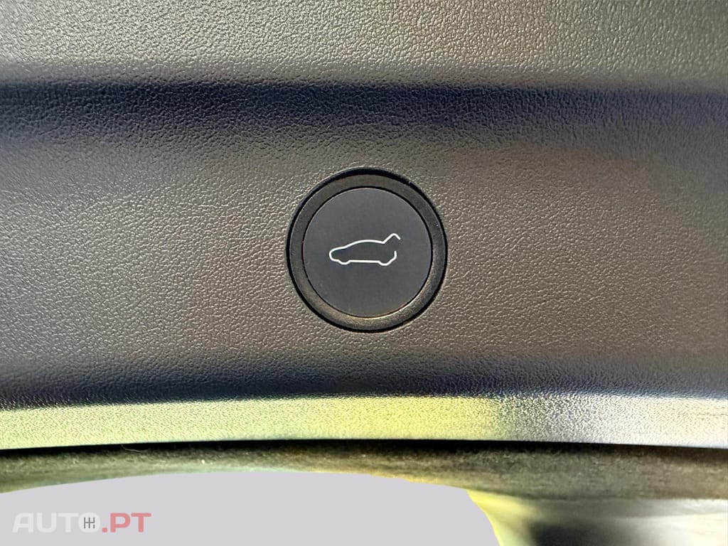 Tesla Model Y I.V.A DEDUTÍVEL 