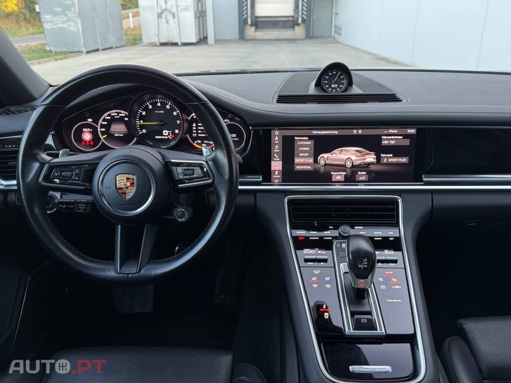 Porsche Panamera 4 E-Hybrid