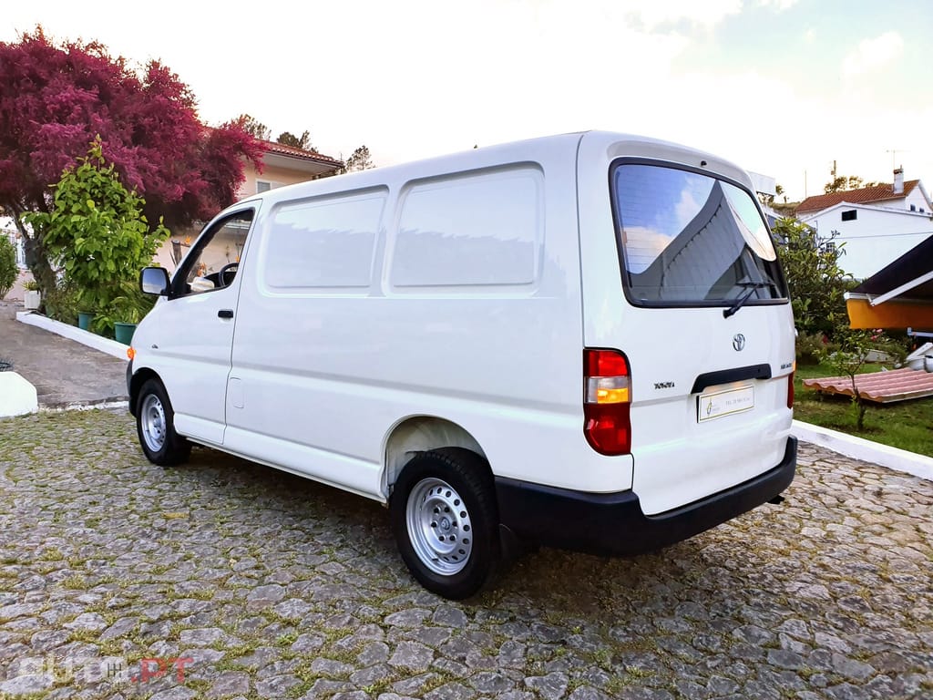 Toyota HiAce 2.5 D-4D Curto 2.8T