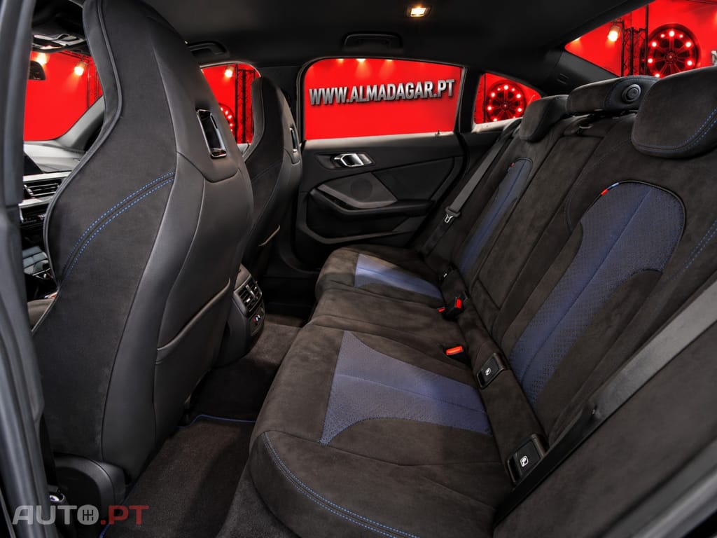 BMW 218 i Pack Desportivo M