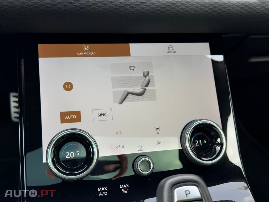 Land Rover Evoque 1.5 P300e AWD R-Dynamic S Auto