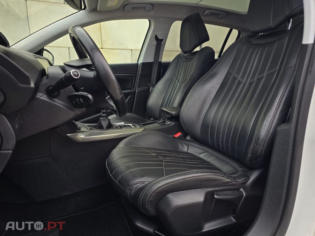 Peugeot 308 1.6 BlueHDi Allure J17