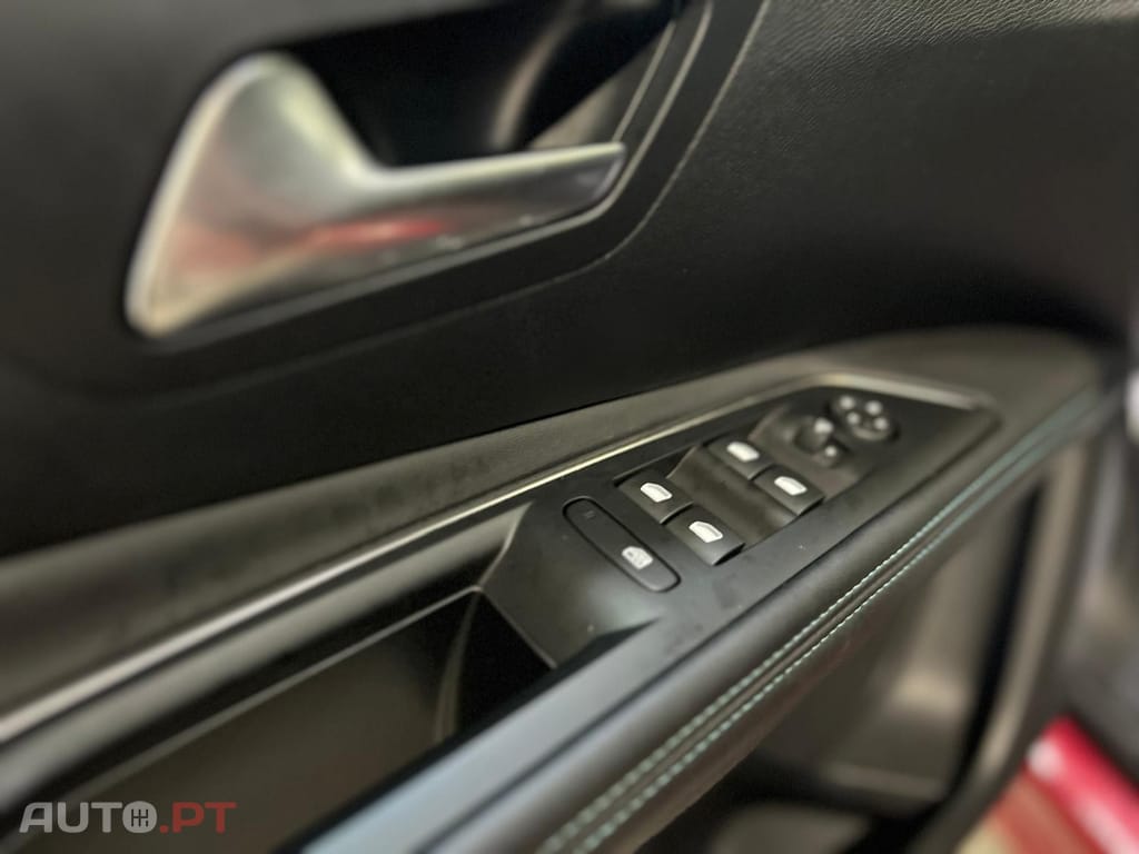 Peugeot 3008 1.6 Hybrid Allure Pack e-EAT8