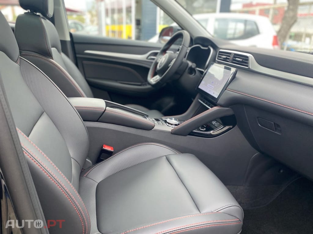 MG ZS EV 72.6 kWh Luxury OBC 11 kW