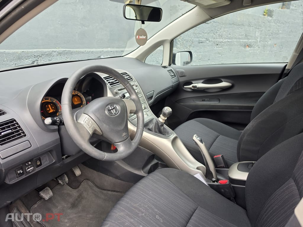 Toyota Auris 1.33 VVT-i Comfort+J16