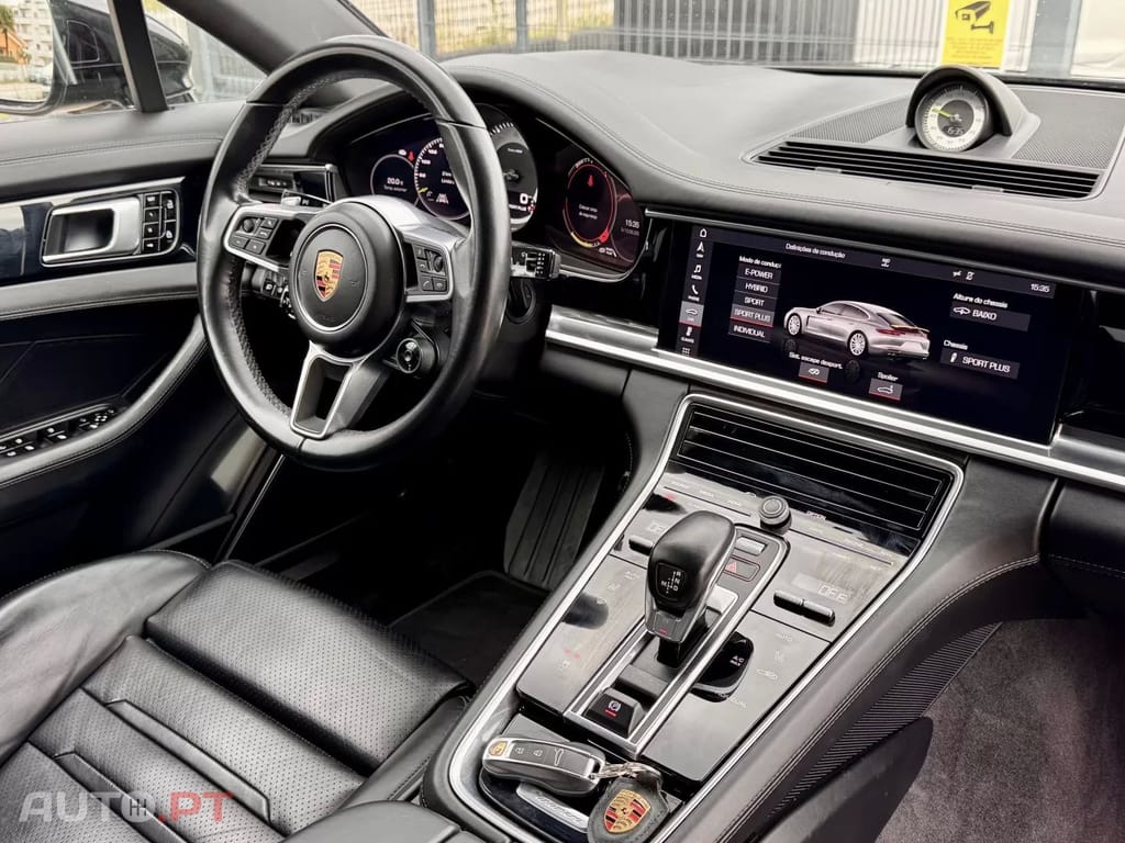 Porsche Panamera 4 E-Hybrid