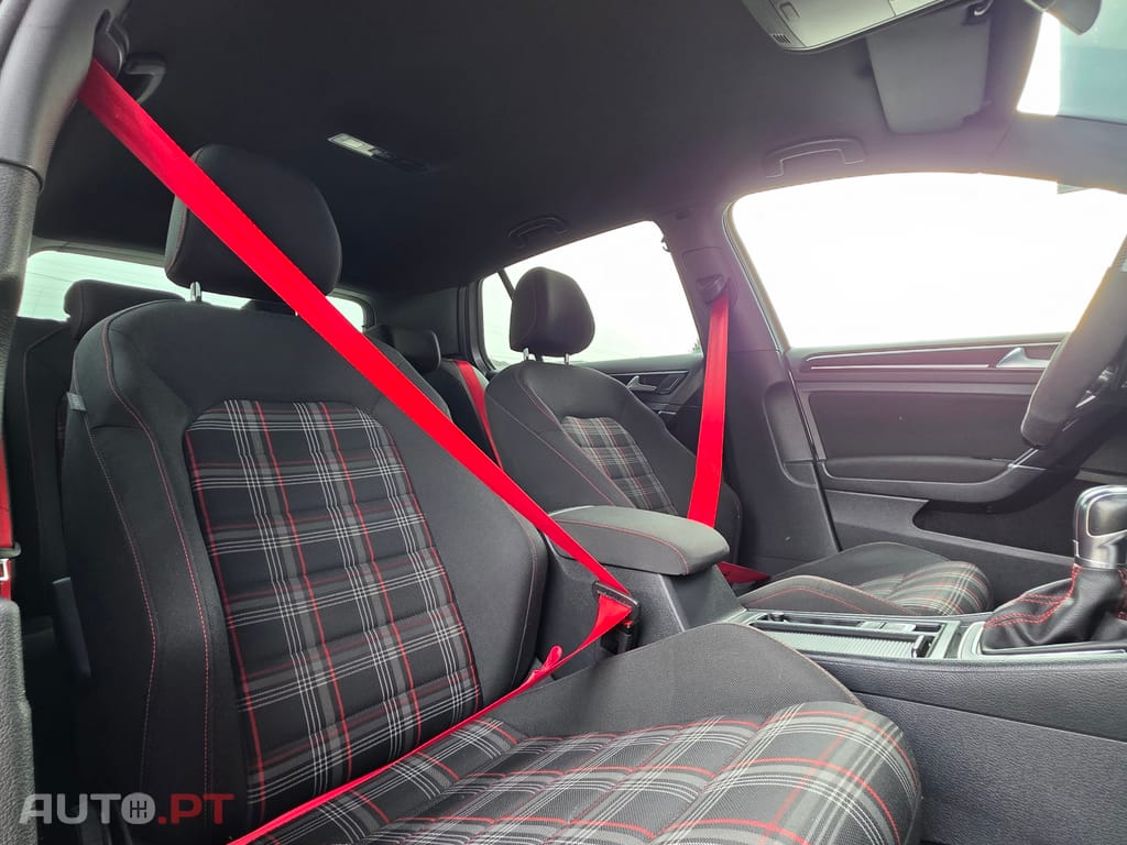 Volkswagen Golf GTI