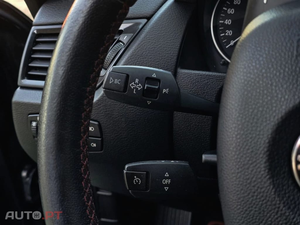 BMW X1 xDrive18d Aut. Sport Line — fotografia 9