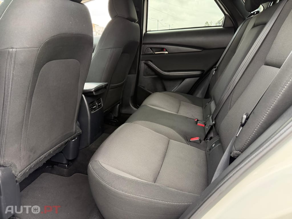 Mazda CX-30 2.0 e-Skyactiv-G Exclusive-line