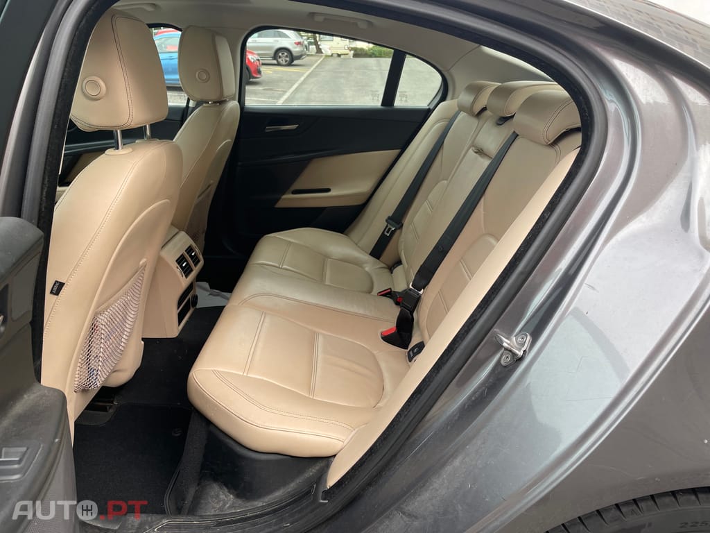Jaguar XE Portfólio
