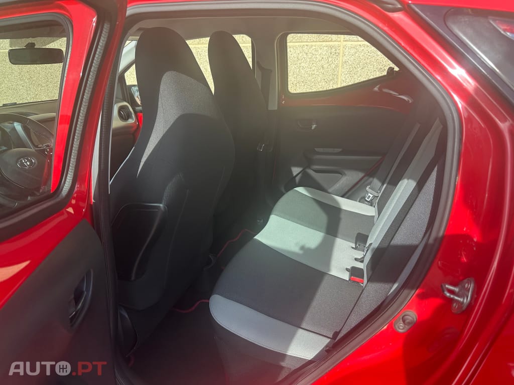 Toyota Aygo 1.0 X-Play Plus