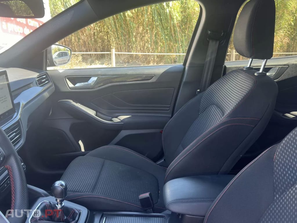 Ford Focus SW 1.0 EcoBoost MHEV ST-Line