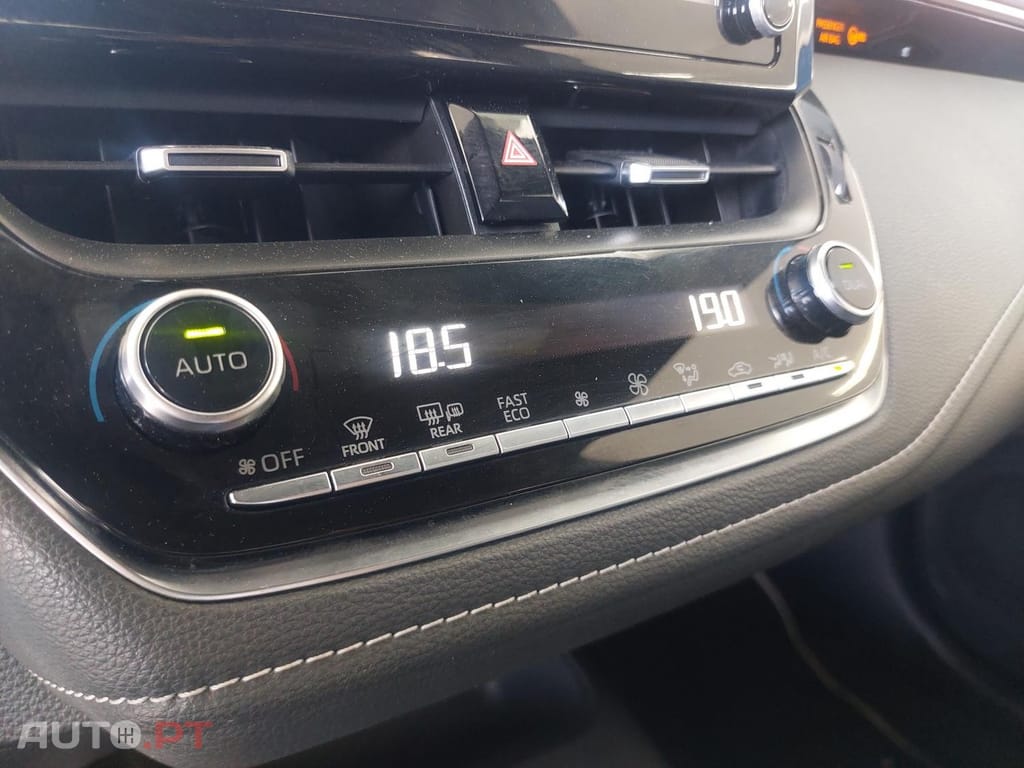 Toyota Corolla 1.8 Hybrid Comfort — fotografia 48