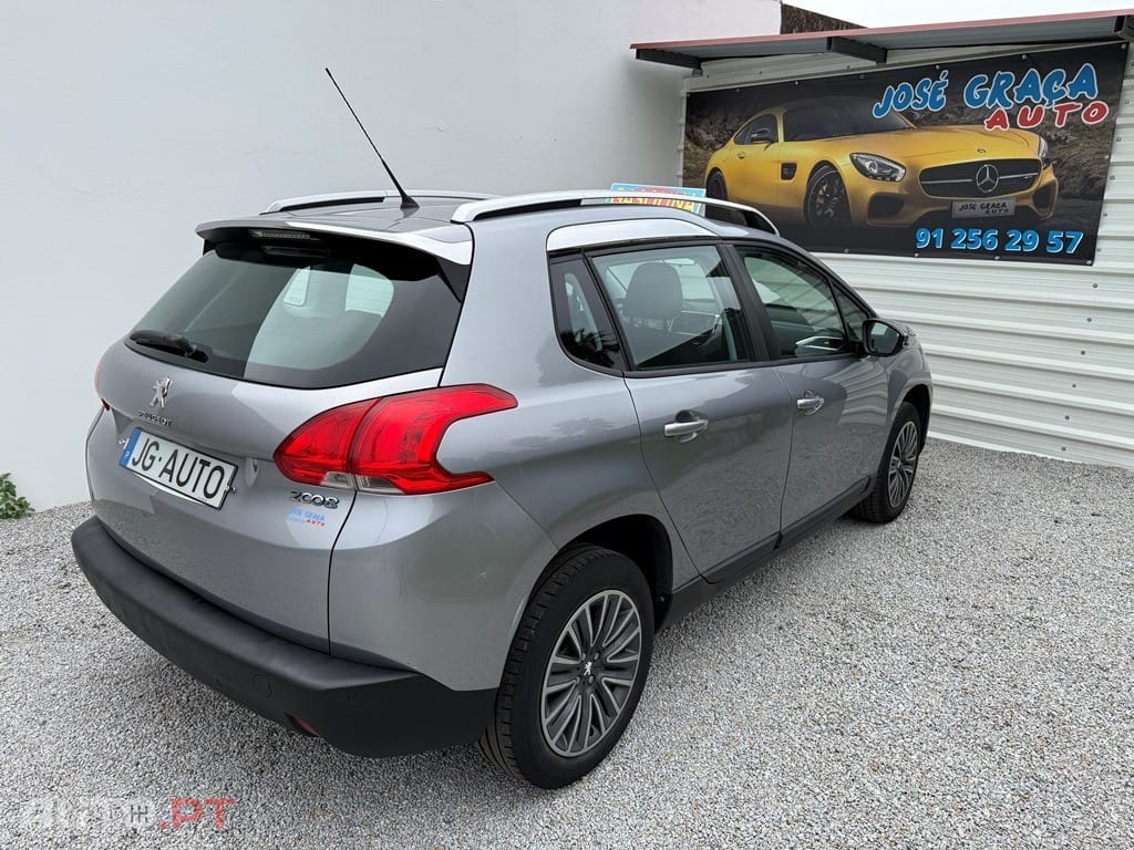 Peugeot 2008 1.2 VTi Active