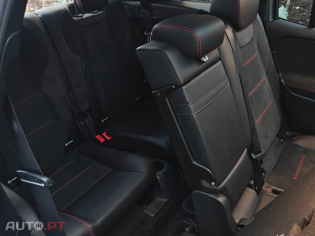 Mercedes-Benz GLB 200 AMG 7 Lugares