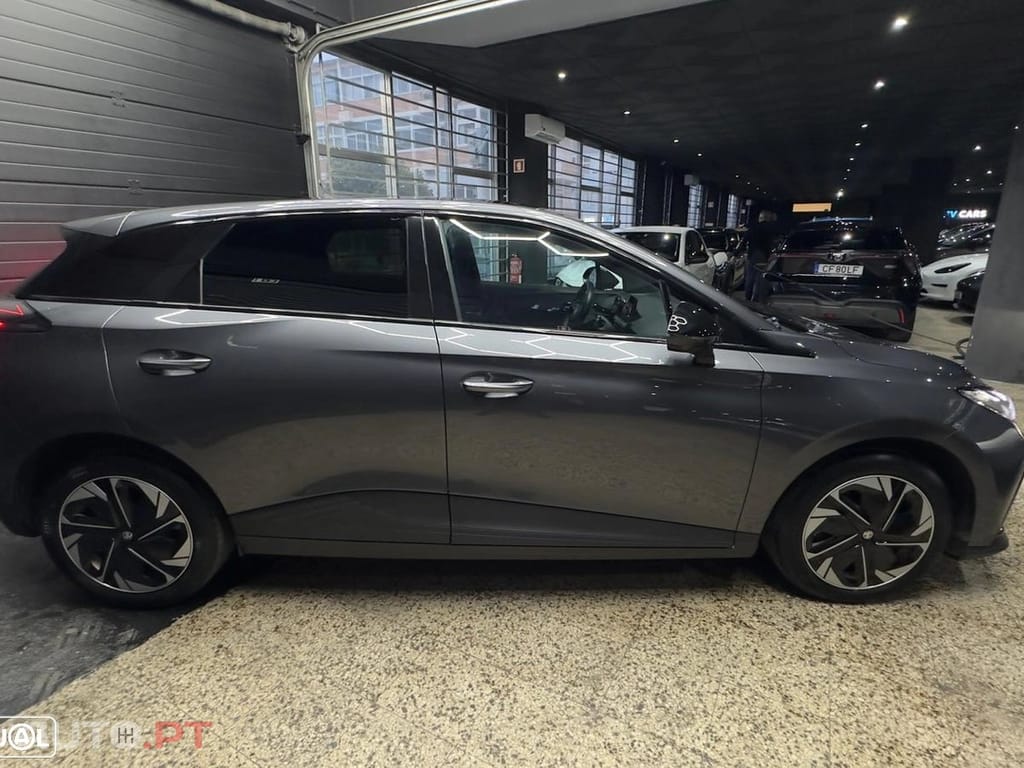 MG MG4 4 Luxury 64 kWh