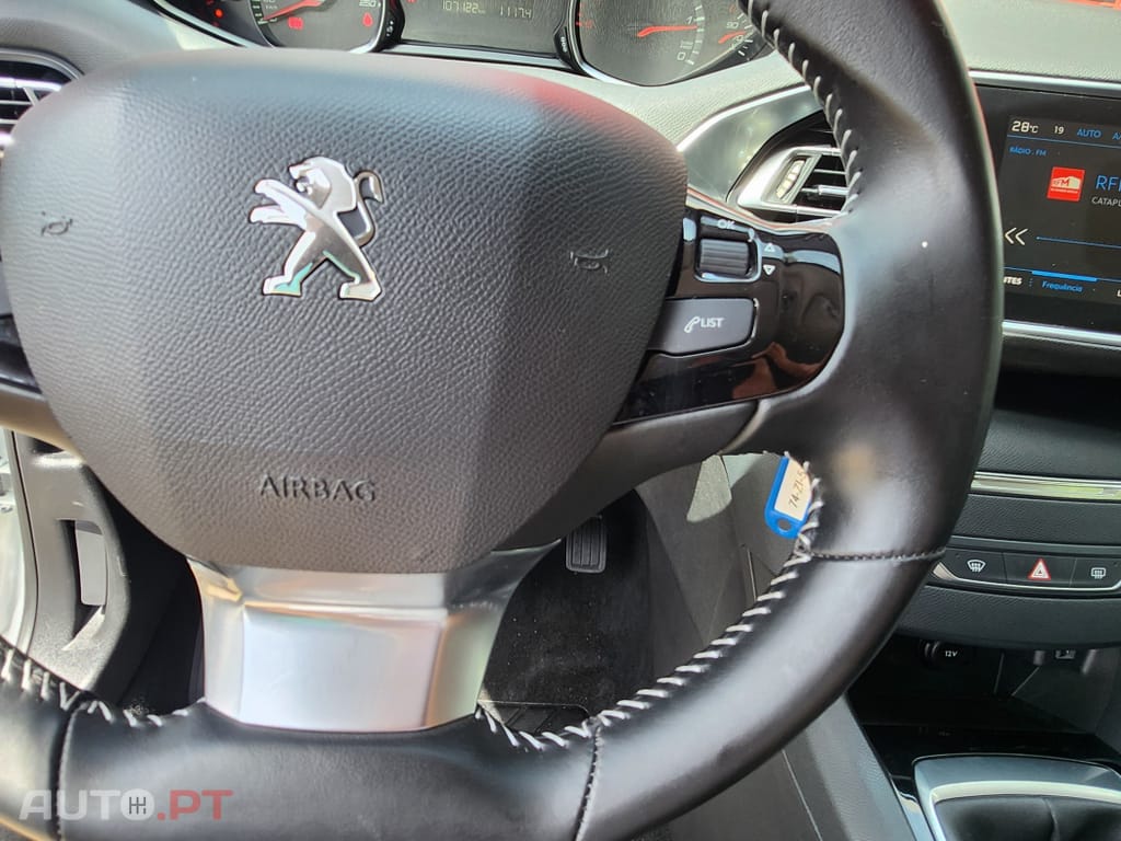 Peugeot 308 1.5 BlueHDi Business Line