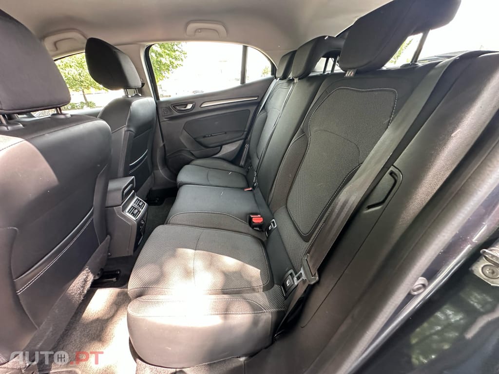 Renault Mégane 1.5 Blue dCi Intens EDC