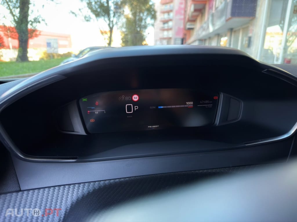 Peugeot 2008 1.2 Hybrid Allure e-DCS6