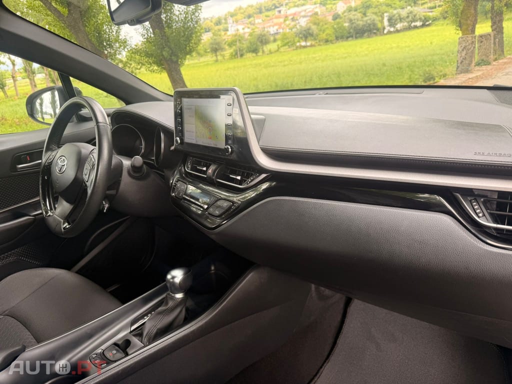 Toyota C-HR 1.8 Hybrid Dynamic Business