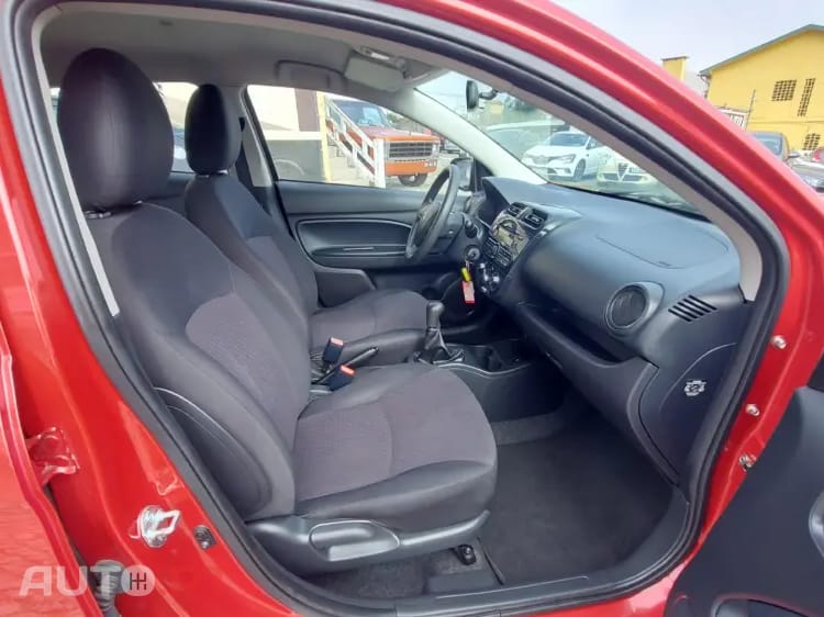 Mitsubishi Space Star Outro