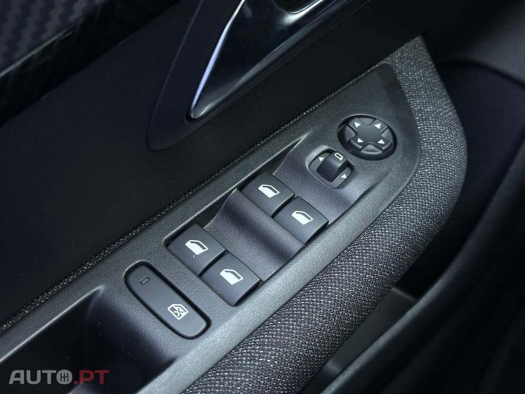 Peugeot E-208 50 kWh Style