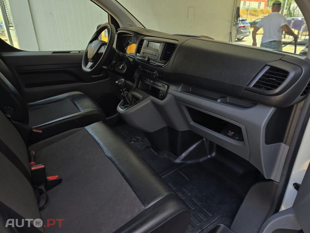 Peugeot Expert 2.0 BlueHDi L2H1 Premium Standard