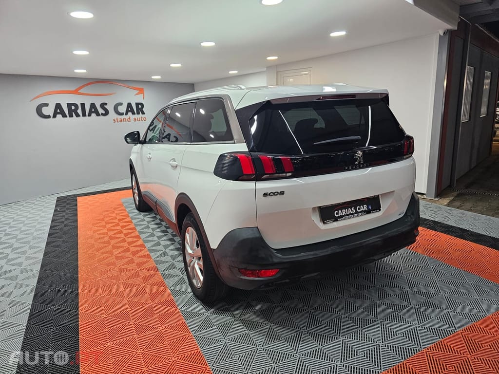 Peugeot 5008 1.2 PureTech Allure EAT8