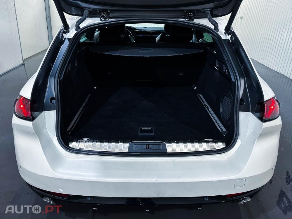 Peugeot 508 SW e-EAT8 225