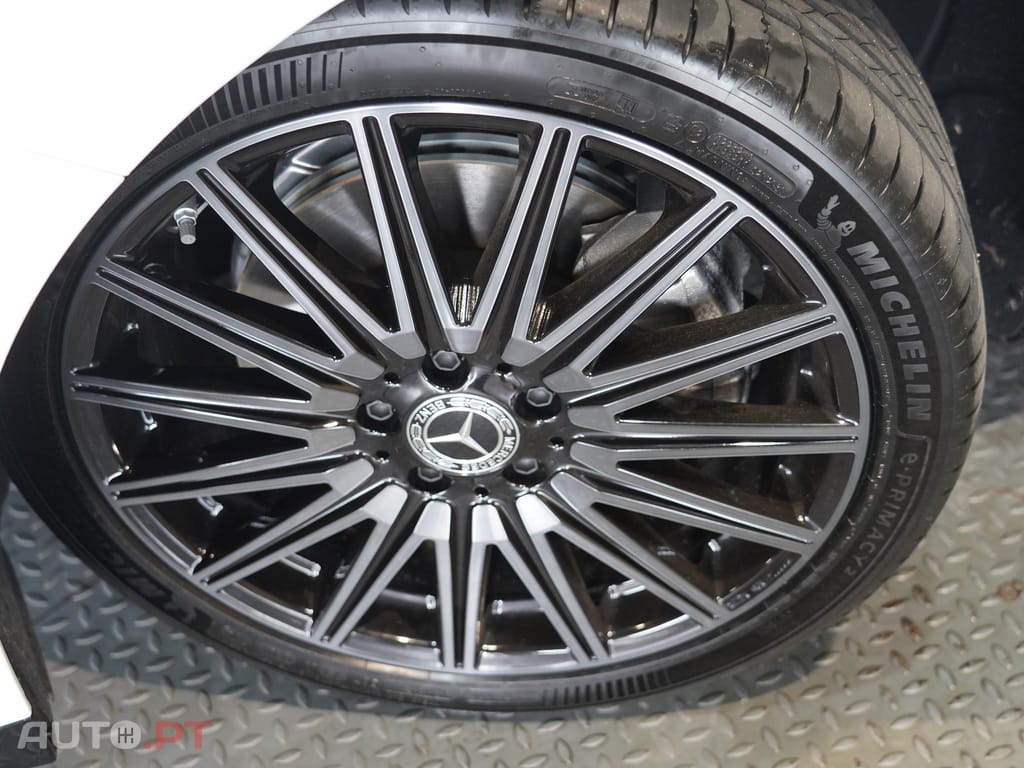 Mercedes-Benz CLA 250 com tecnologia EQ