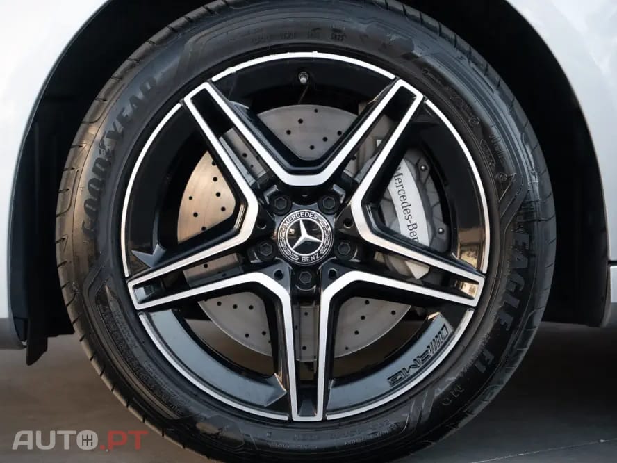 Mercedes-Benz E 300 de 9G-TRONIC AMG Line