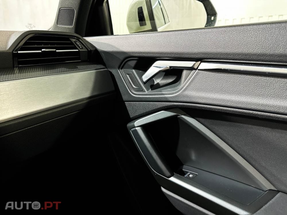 Audi Q3 45 TFSIe S line S tronic