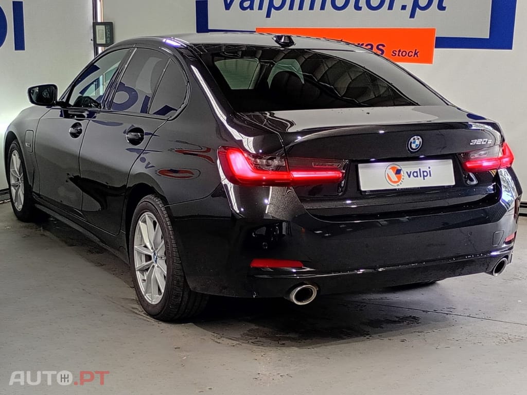 BMW 320 Outro