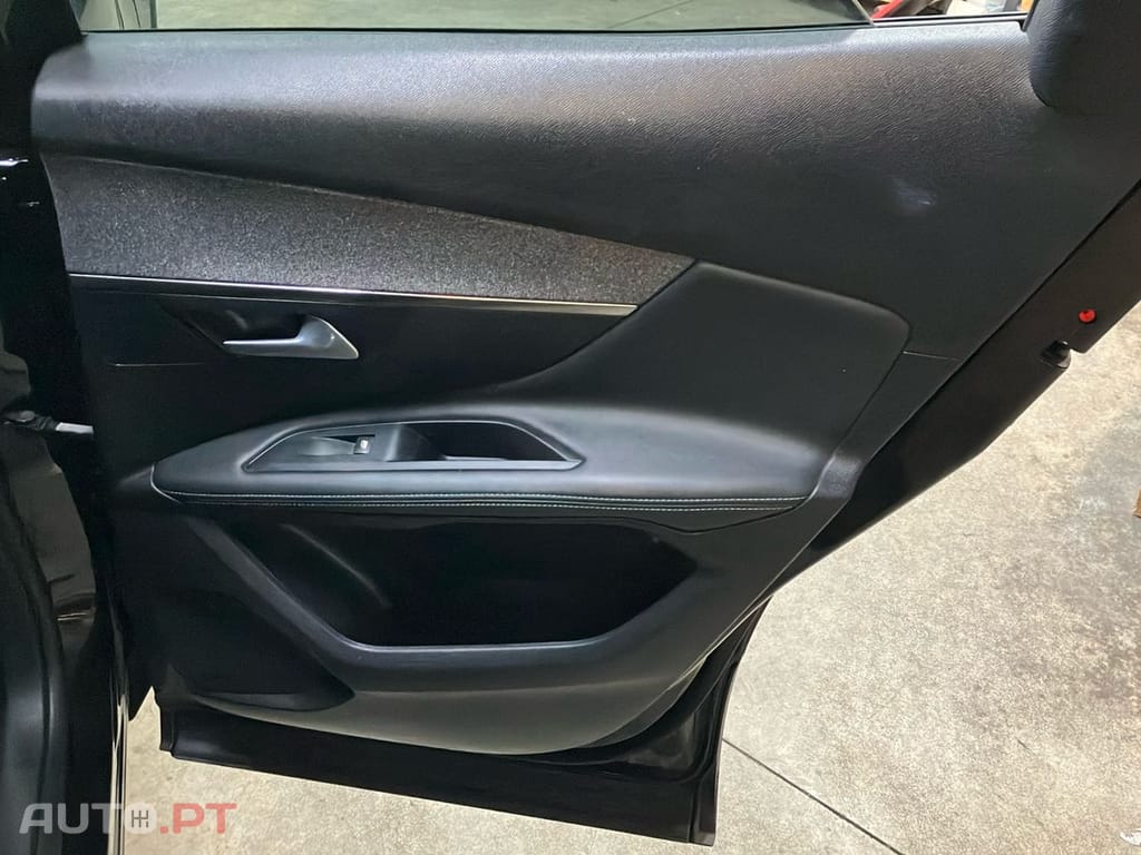 Peugeot 3008 1.5 BlueHDi Allure EAT8