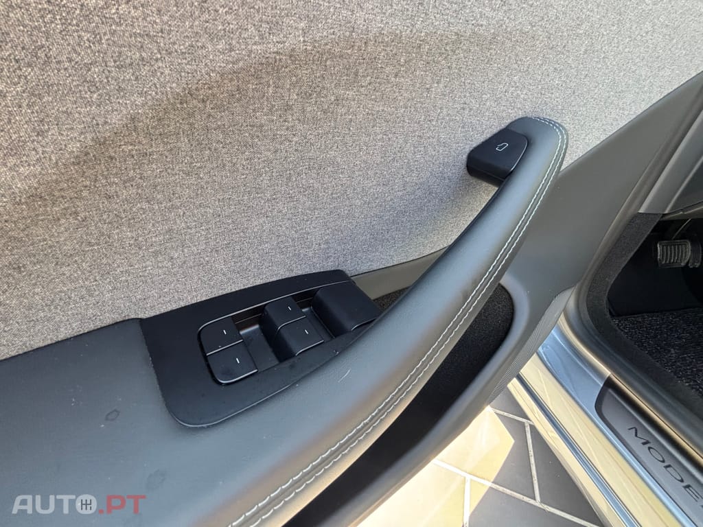 Tesla Model 3 Tração Traseira Premium