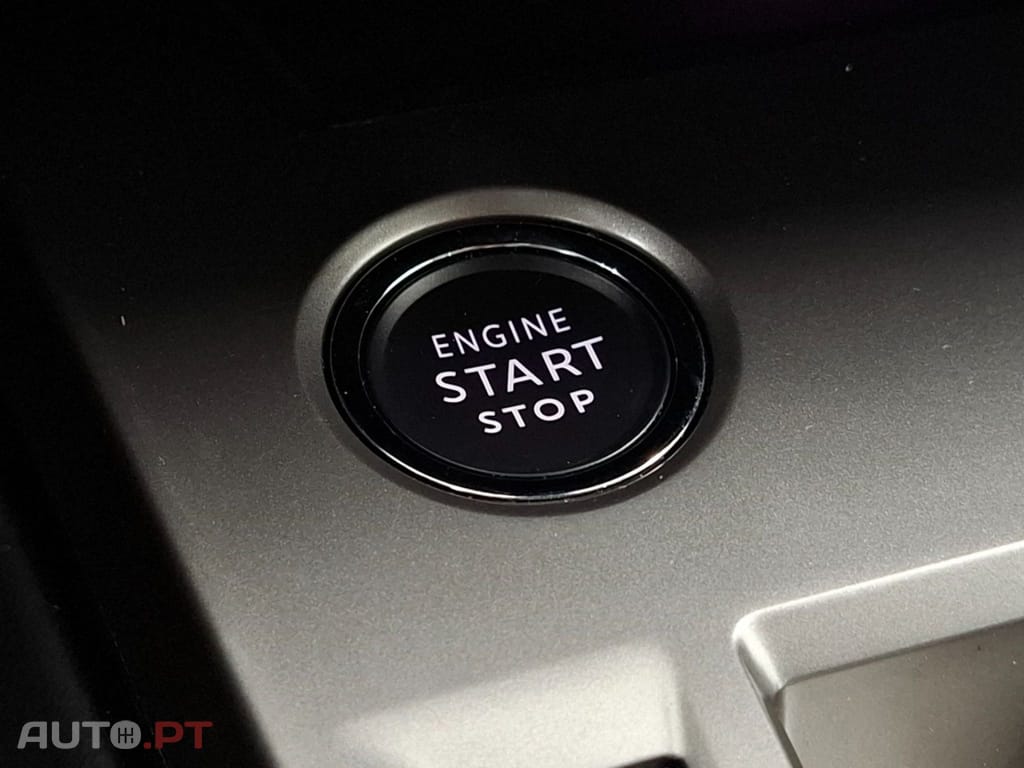 Peugeot 408 1.2 Hybrid  Allure