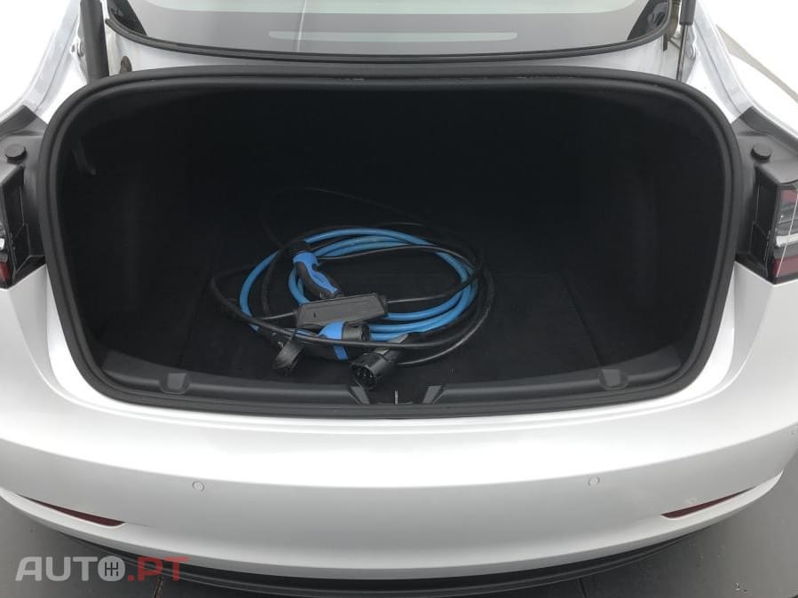 Tesla Model 3 Standard Range Plus RWD