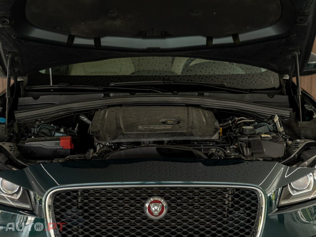 Jaguar F-Pace 2.0 i4D Portfolio