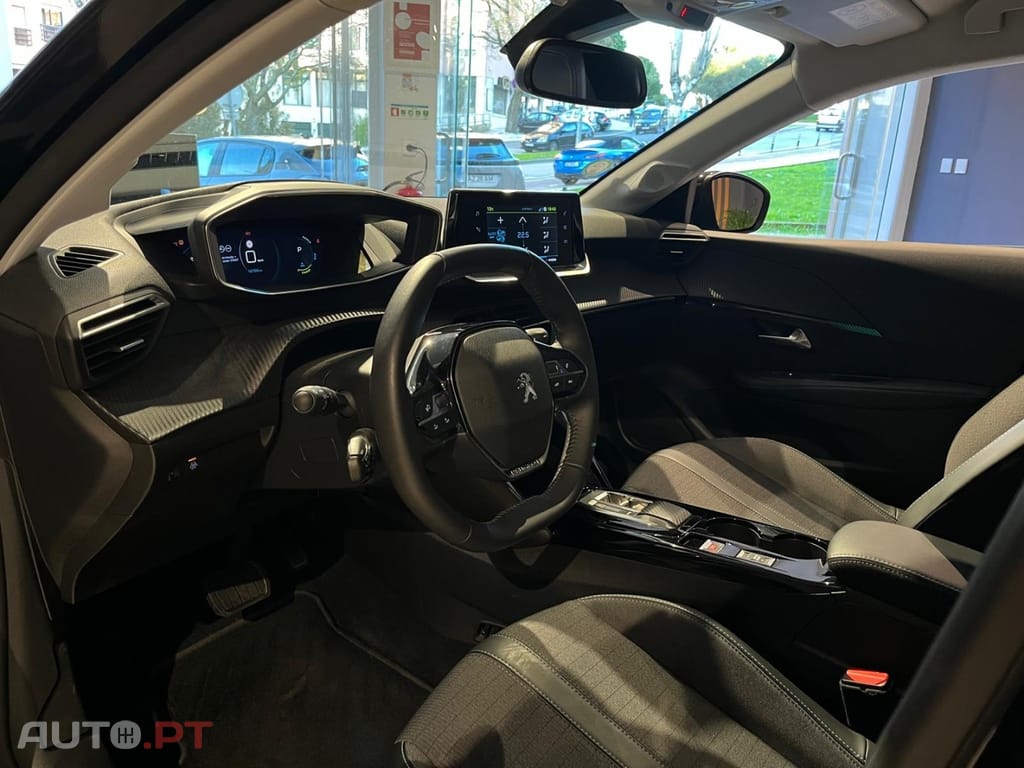 Peugeot E-208 50 kWh Allure Pack