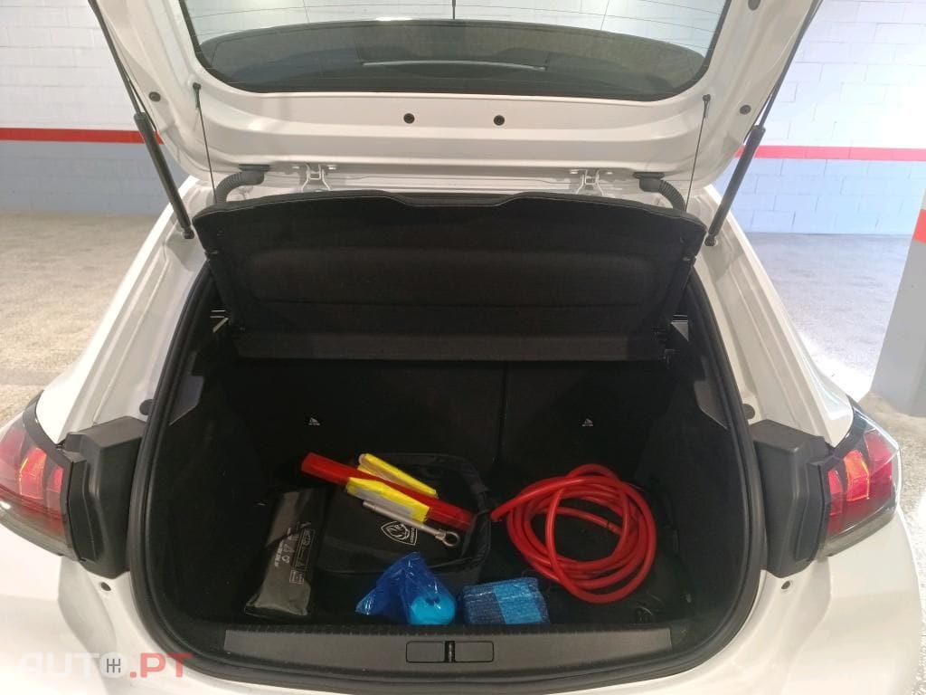 Peugeot E-208 50 kWh Active