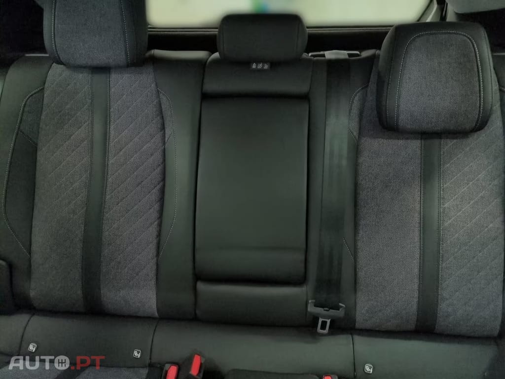 Peugeot 408 1.6 Hybrid Allure e-EAT8