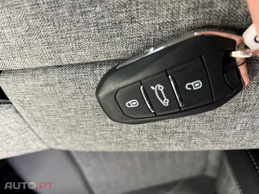 Peugeot 3008 1.2 Hybrid Allure Pack e-DCS6