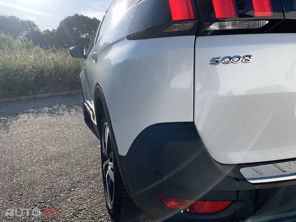 Peugeot 5008 1.5 BlueHDi Allure EAT8