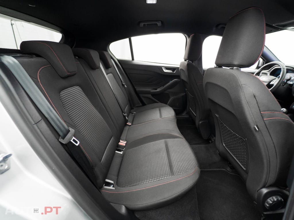 Ford Focus 1.0 EcoBoost MHEV ST-Line