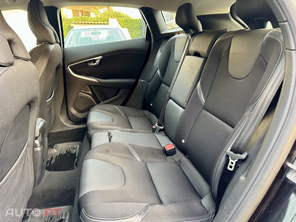 Volvo V40 2.0 D3 Momentum