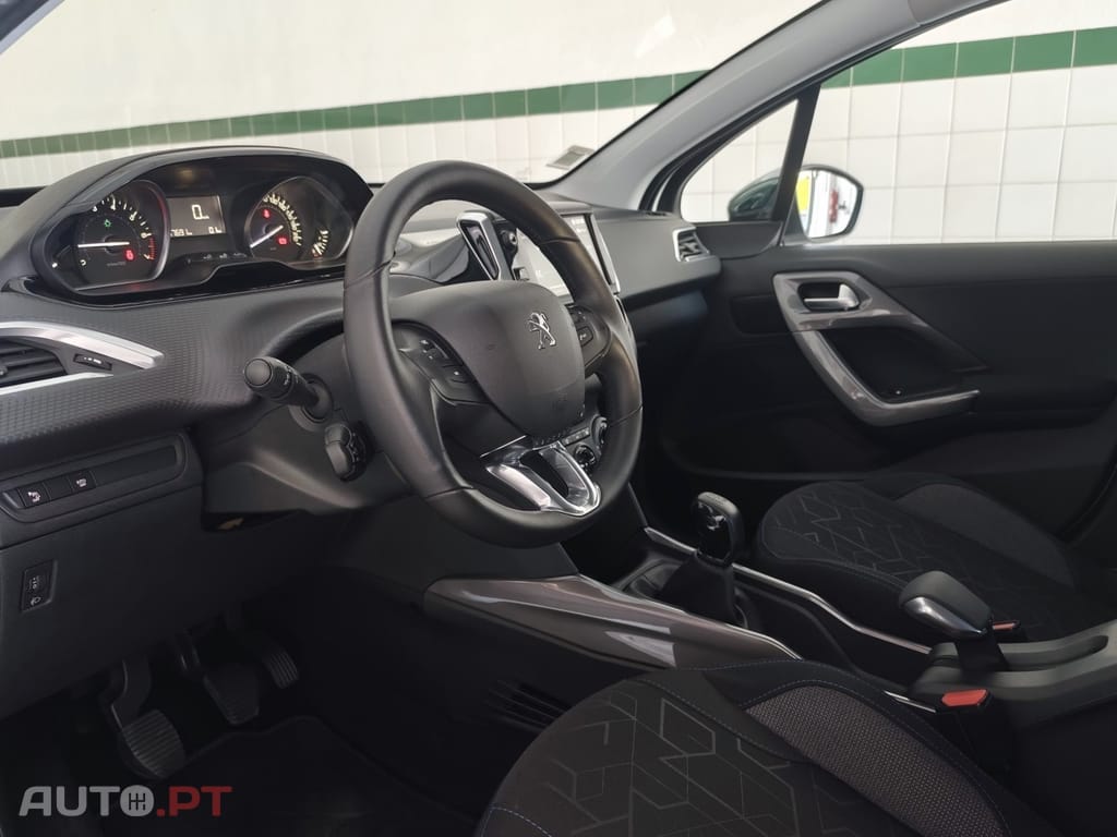 Peugeot 2008 1.2 PureTech Style