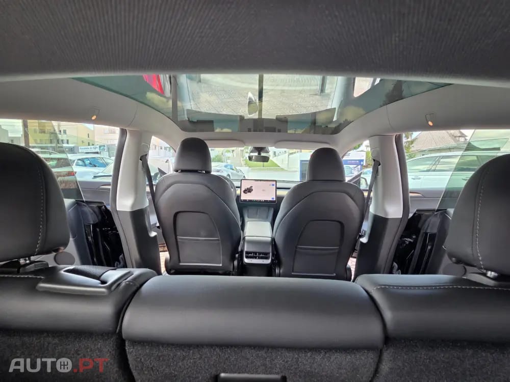 Tesla Model Y RWD