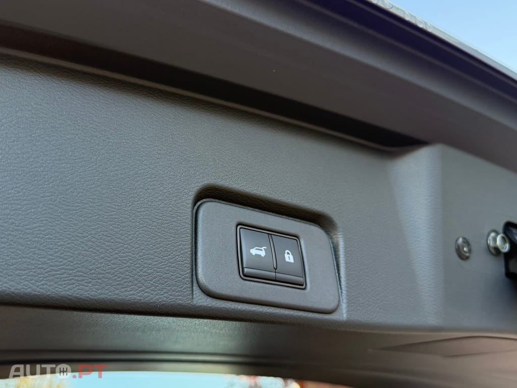 Nissan X-Trail 1.5 e-Power Tekna+ 7L e-4force