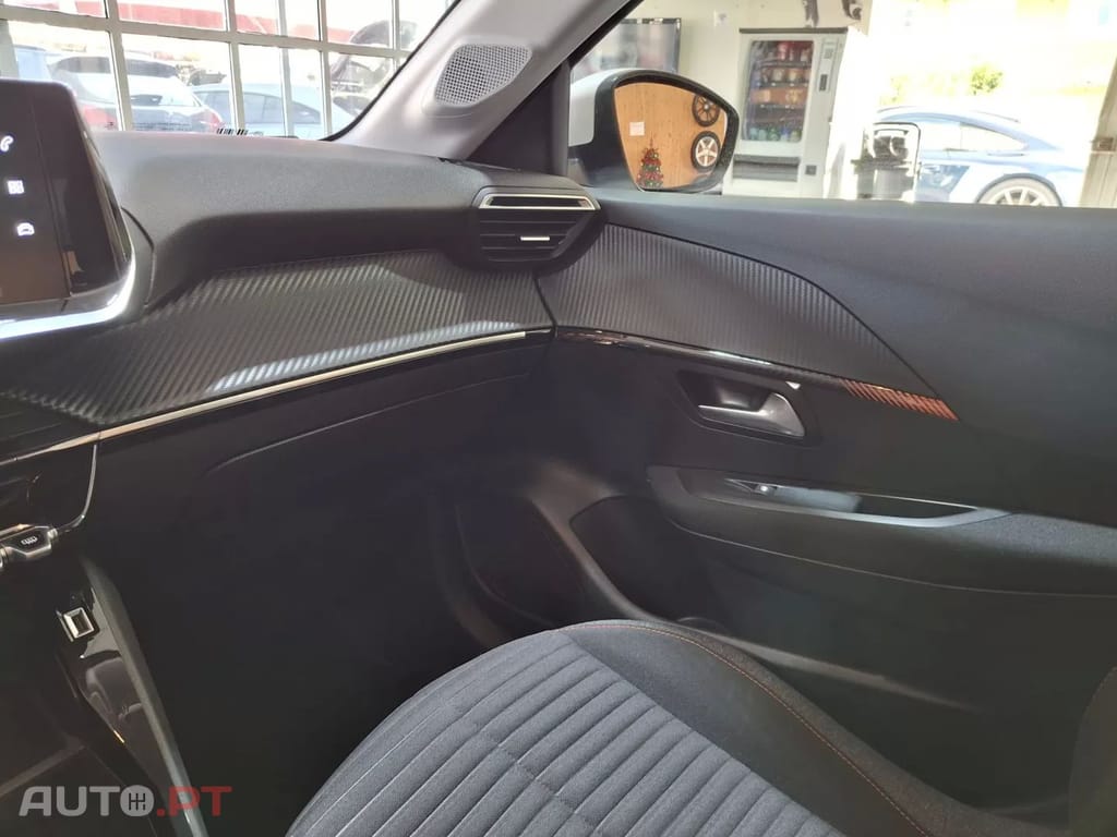 Peugeot 208 1.2 PureTech Like