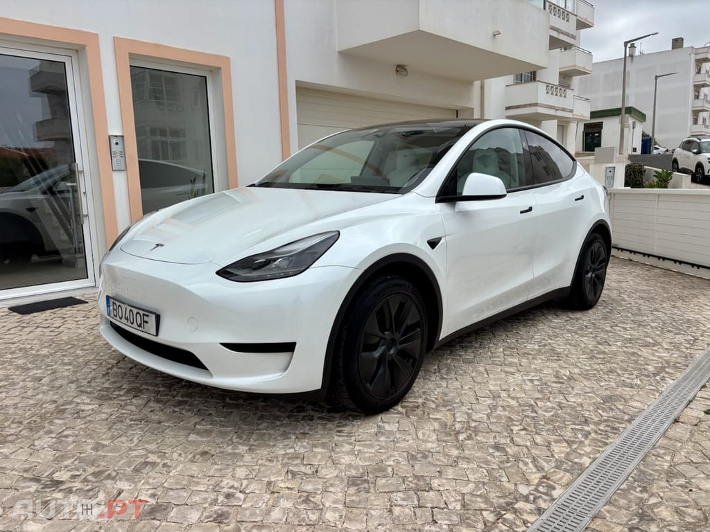 Tesla Model Y Standard RWD